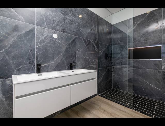4 BEDROOM FREEHOLD FOR SALE IN SANDOWN